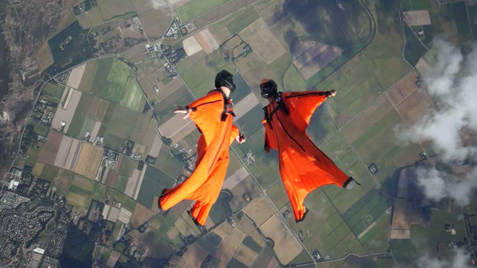 Jarno Cordia & Benoit Syben of FlyLikeBrick practice
acrobatics
