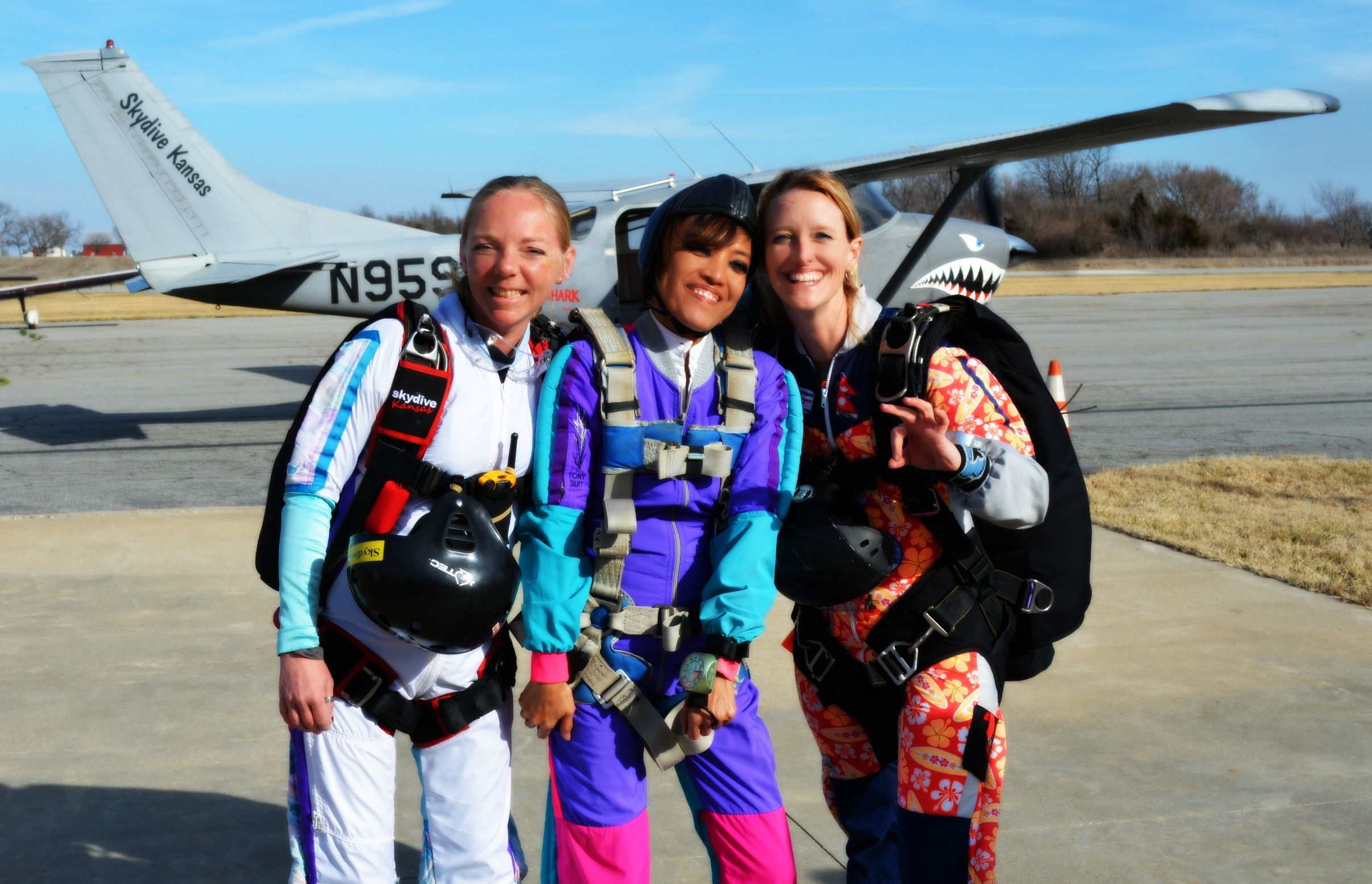 Shannon Fields, AFF student; Merj Hemp tandem student: Jen TI; Jen's Shark behind

