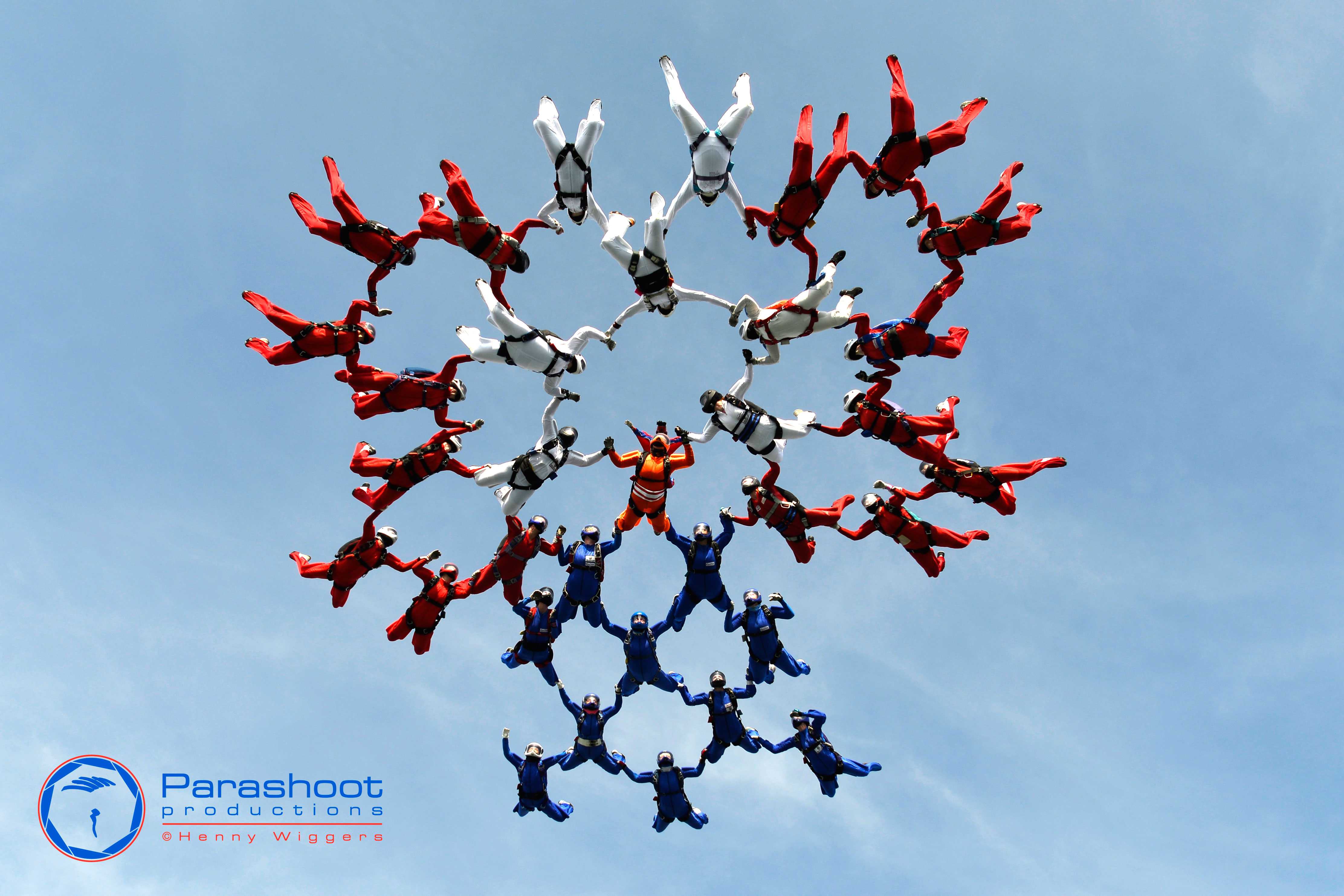 Dutch ladies record – 34-way color-coordinated windmill