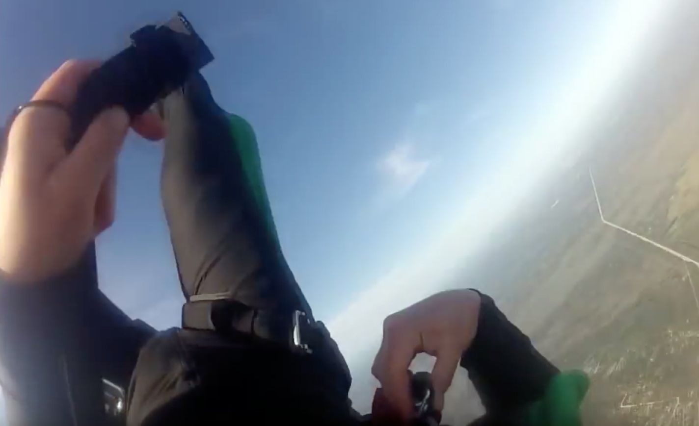 Threading your chest strap in freefall is almost impossible - see tip below