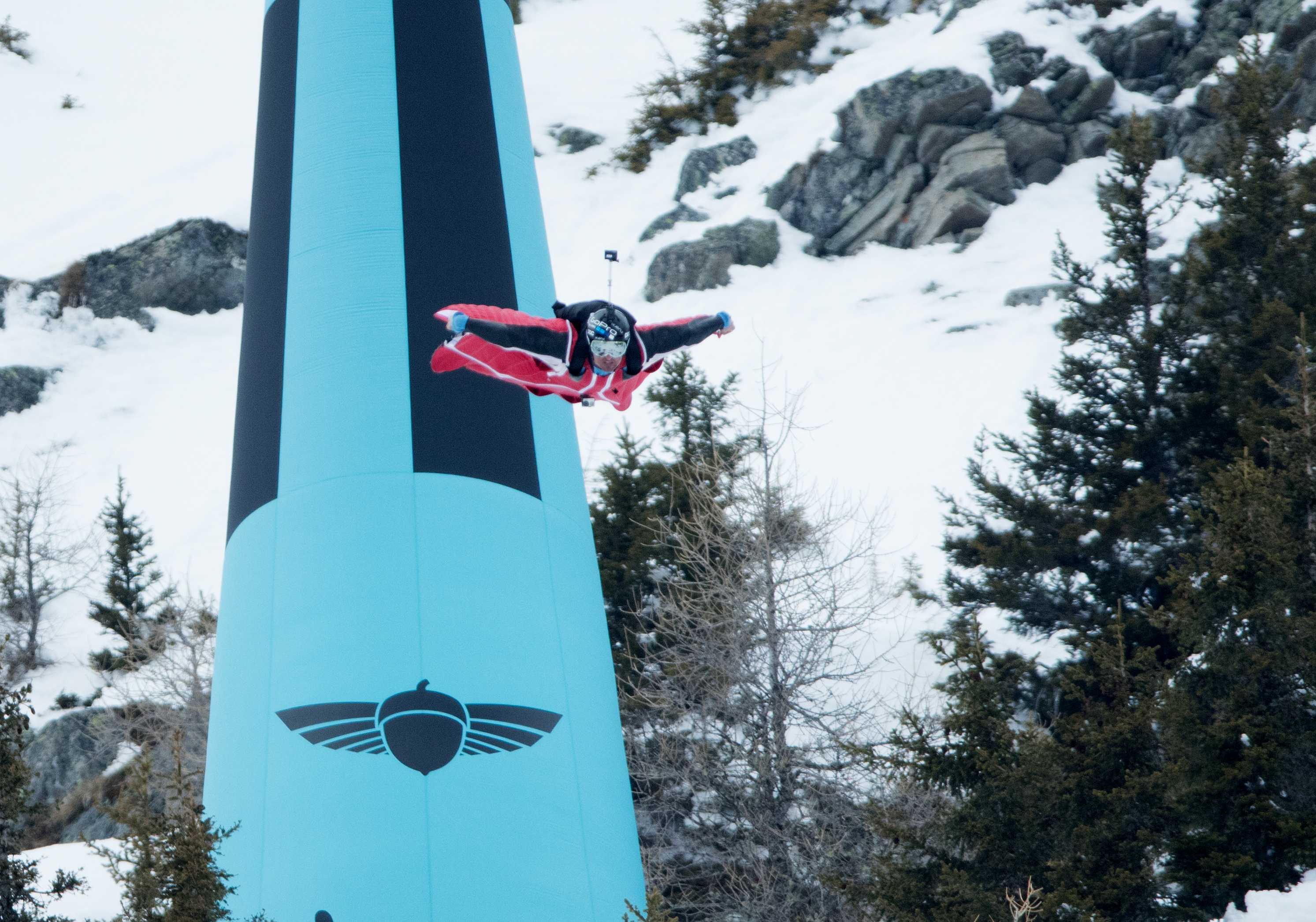 Ellen Brennan, flying an “almost” level arm configuration: not 100% speed, but close