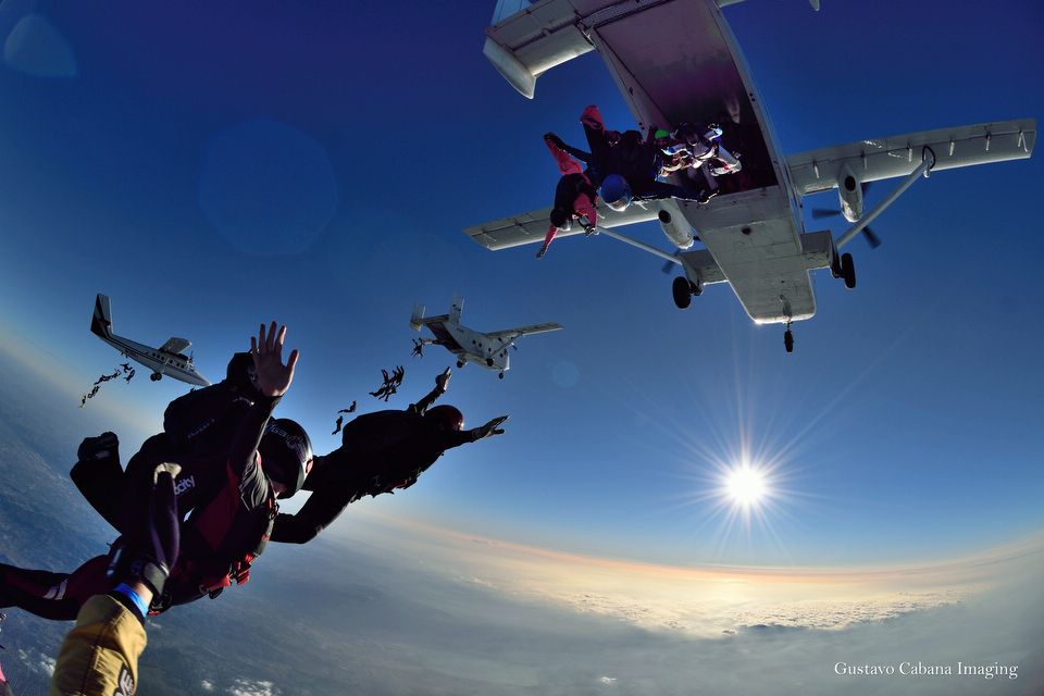Women's World Record exit, trail Skyvan over Perris