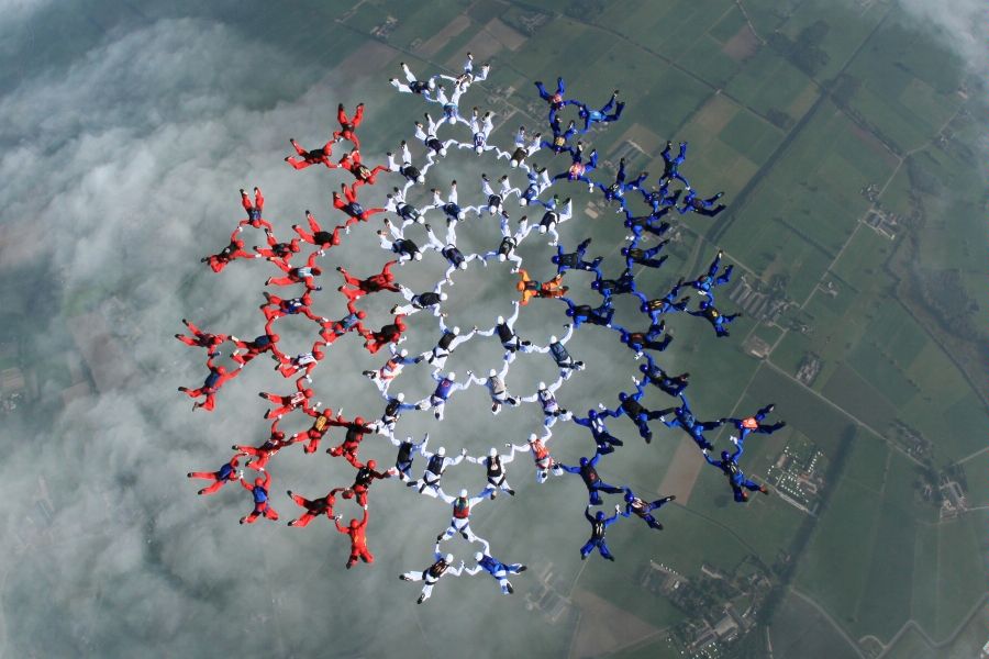 So close – blue 4-way line anchor docks on diamond wing not tail behind orange(Herman)