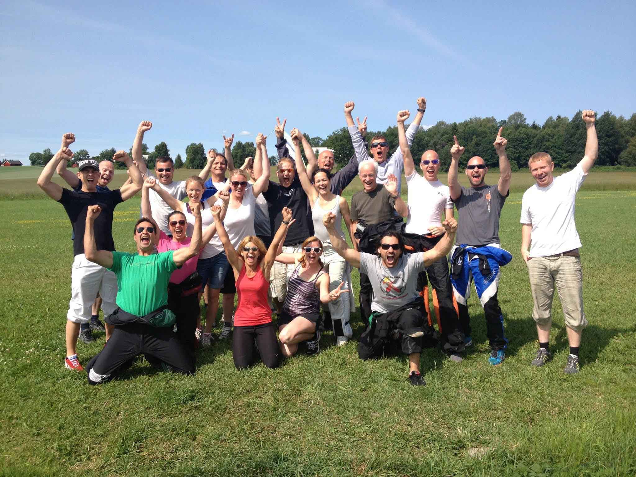 Tønsberg club power posing (Lise bottom row, second left)