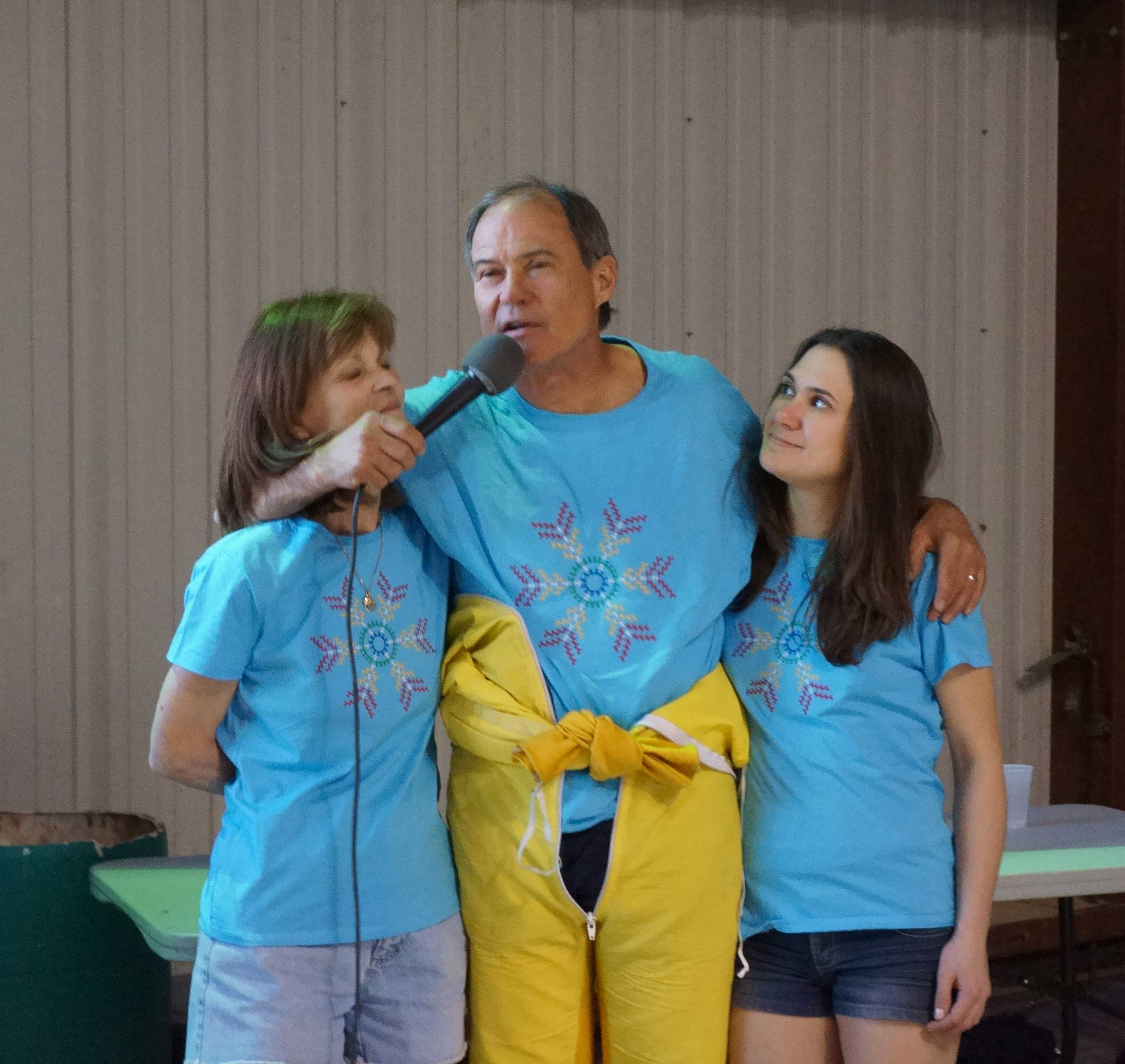 The Worths: Bobbie, BJ, Sara