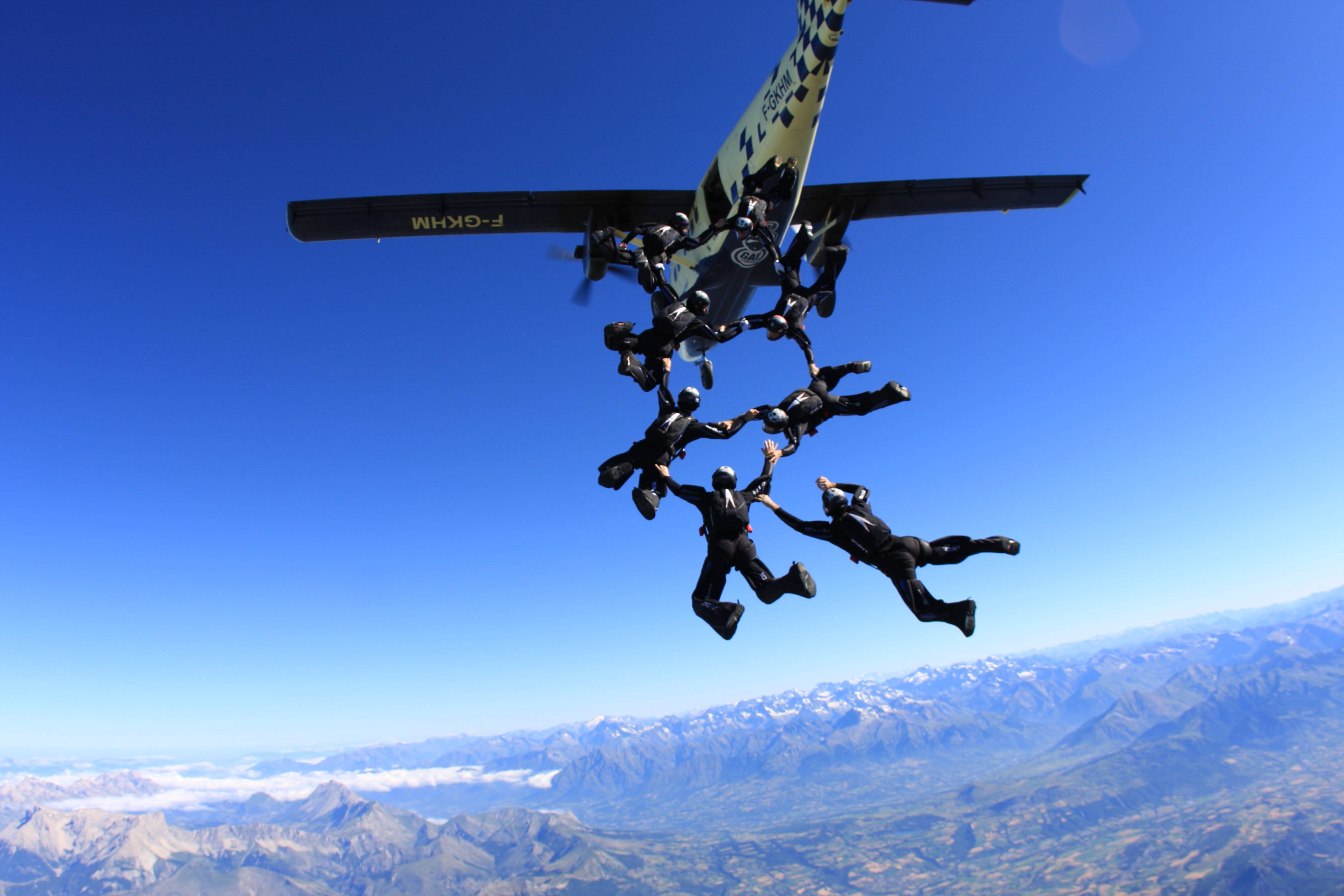 France Mauberge 8-way team exit